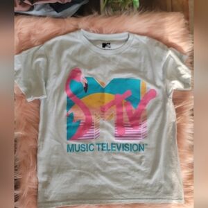 MTV Juniors White Graphic T-Shirt Size Large